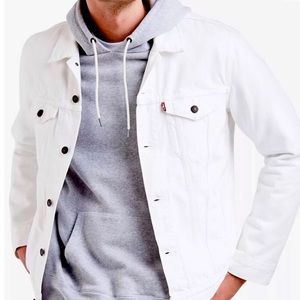 NWT Levi’s Denim Trucker Jacket